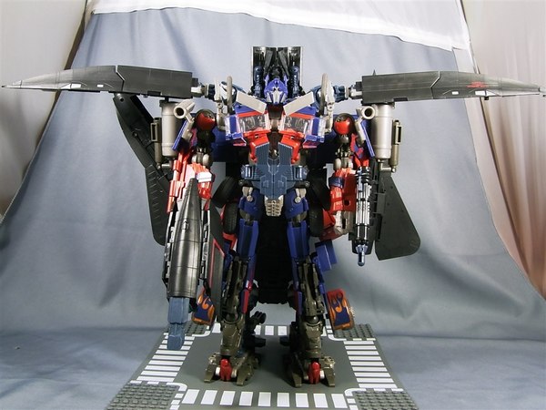 Transformers DA 28 Striker Optimus Prime  (4 of 23)